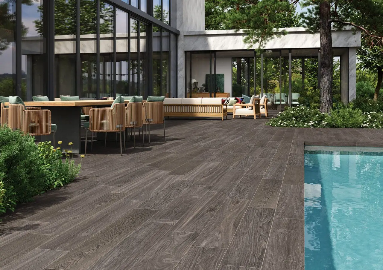 Зона у бассейна, Одесса