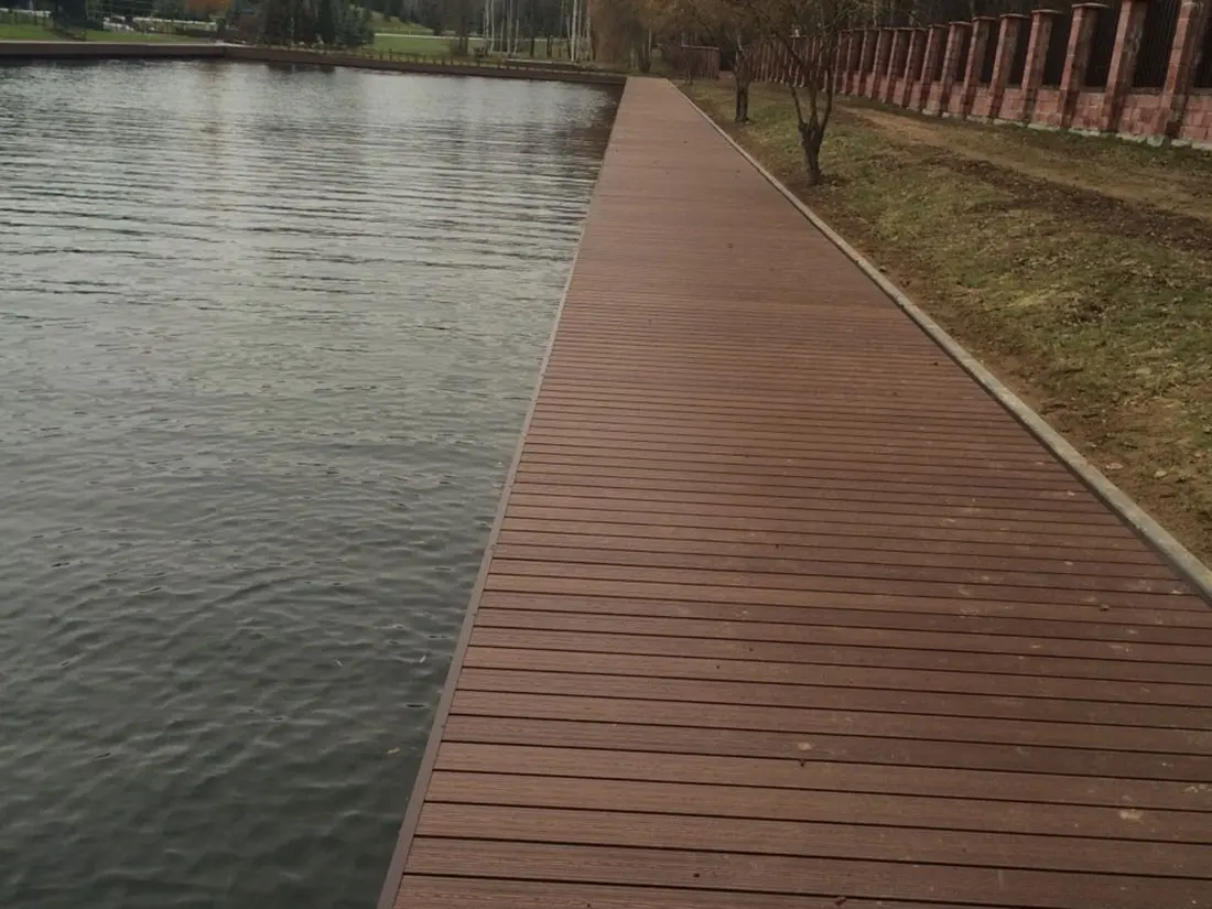 Причал з ДПК