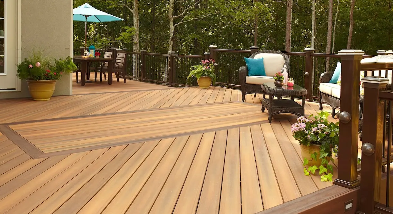 Веранда з модрини